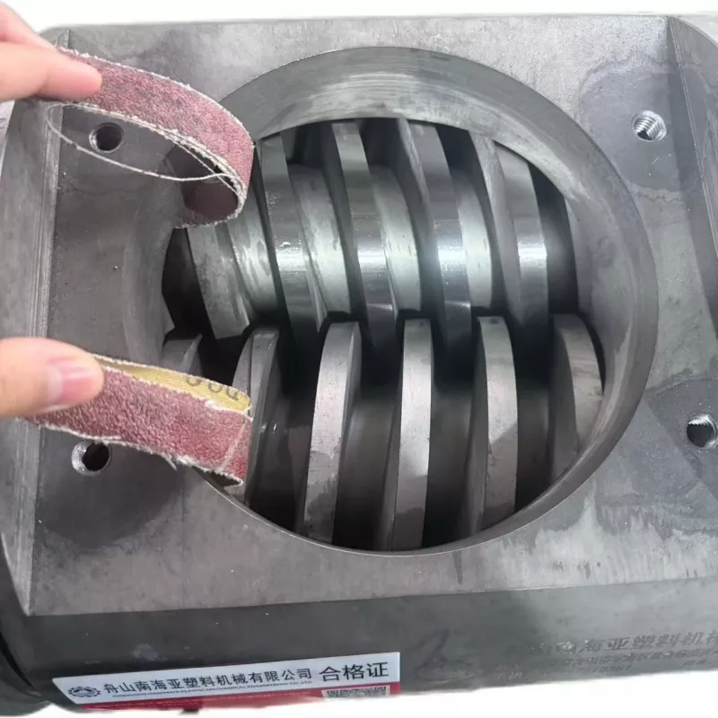 Baril conique à double vis pour tuyaux en PVC